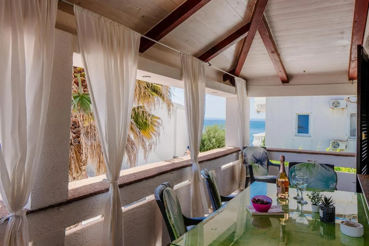 Apartments By The Sea Vir - 21489