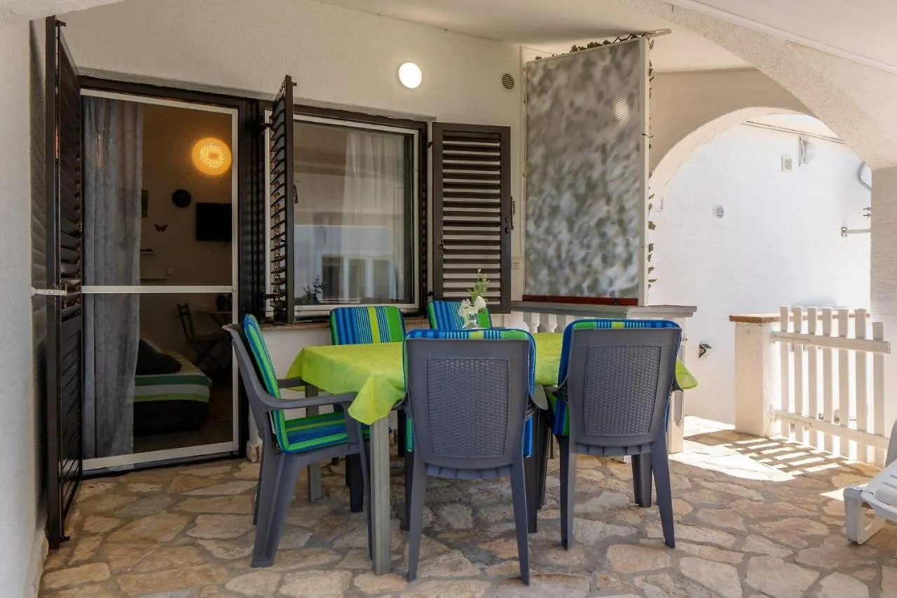 Apartments By The Sea Vir - 21489